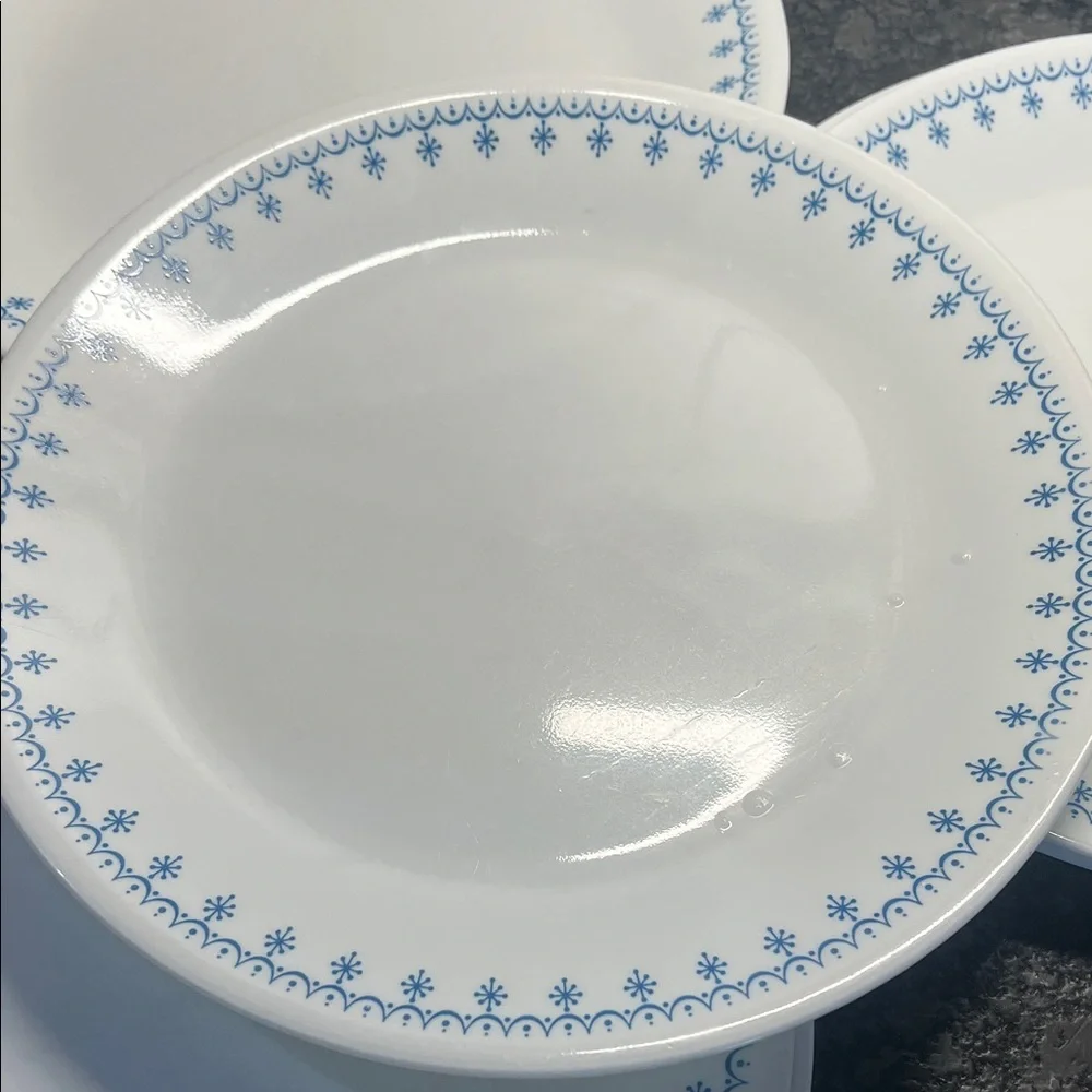Corelle SET OF 3 Snowflake Blue or Snowflake Garland Dinner plates. Vintage